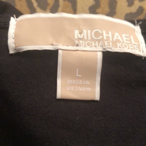 Micheal Kors size large black top with zippers on the shoulders NWOT - Picture 8 of 10